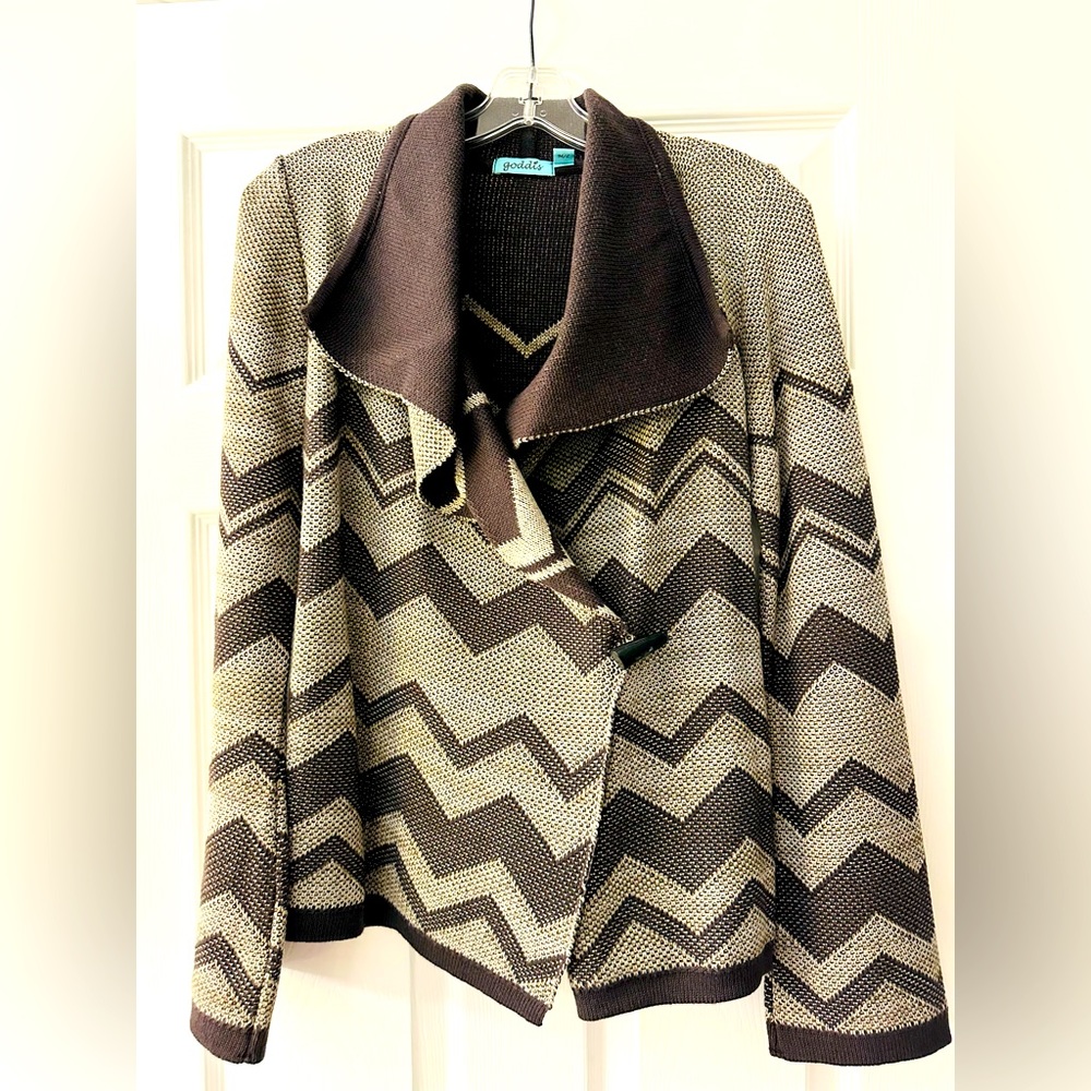 Goddis cardigan jacket, khaki and cream, size medium-large, toggle button clasp.